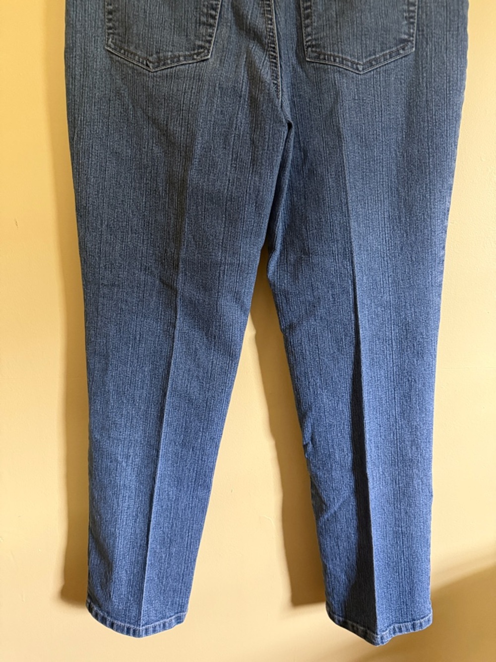 Gloria Vanderbilt Women’s Short Jeans - Picture 9 of 9